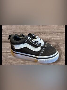 NWOT BOYS' VANS TODDLER WARD SLIP-ON SKATE SHOES SZ 5